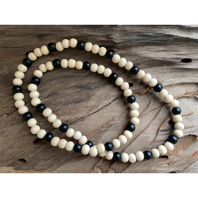 Black Obsidian Necklace - Natural wood and Black Obsidian